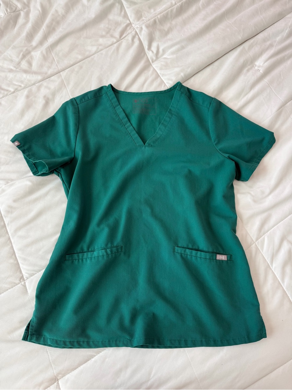 Figs Women's V-Neck Short Sleeve Scrub Top - Green
